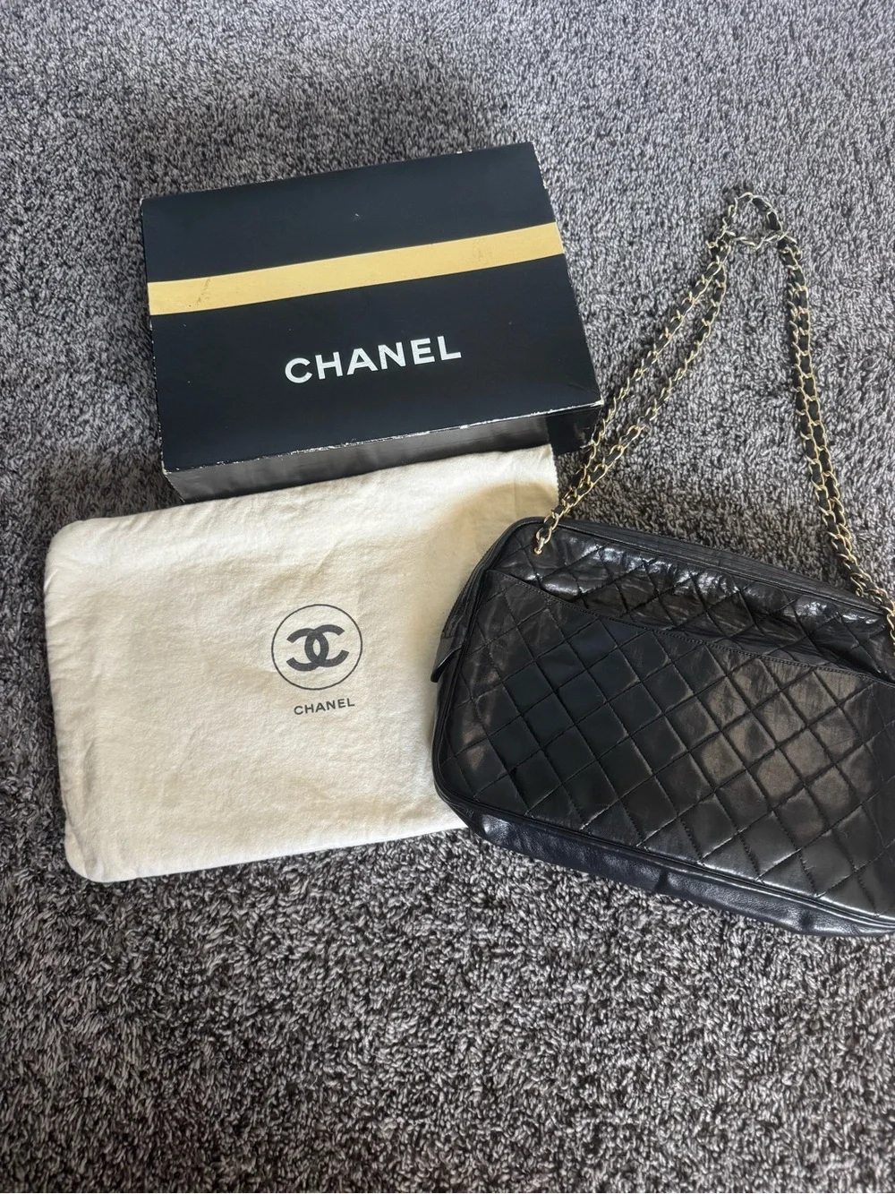 CHANEL Black Quilted Leather Shoulder Bag with Gold Chain